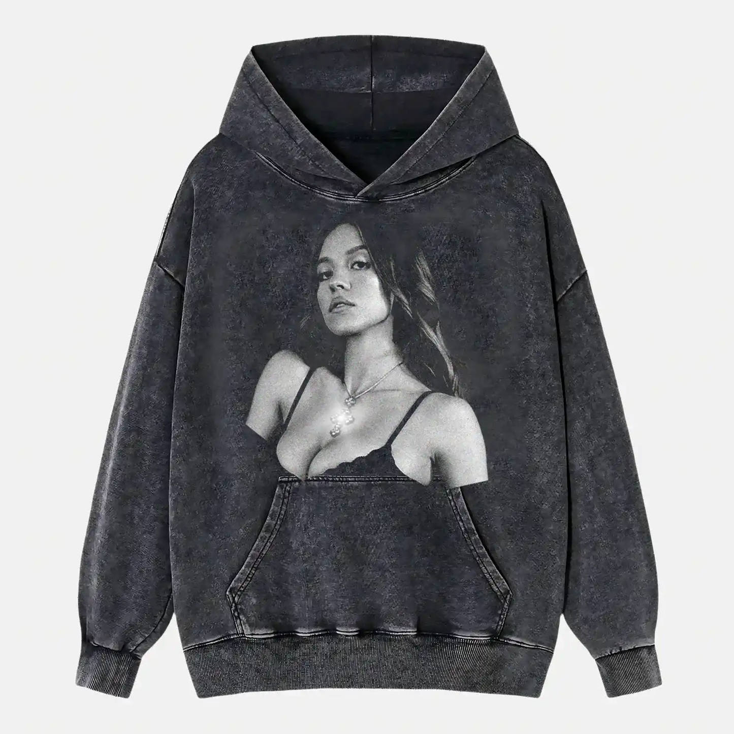 Sdney Sweeney B&W C2 WEAR