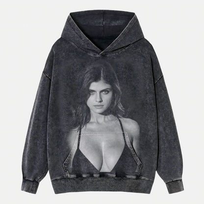 Alexandra Daddario 5.5 Wear