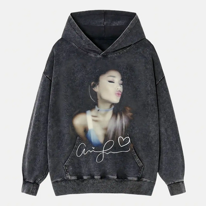 Ariana grande S8 Wear