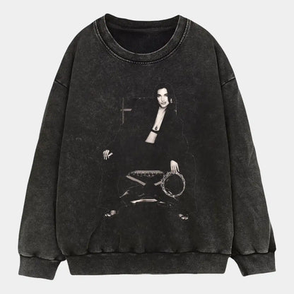 Dua lipa Siting Wear