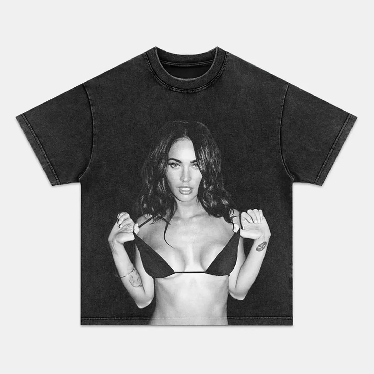 MEGAN FOX 12.26 TEE