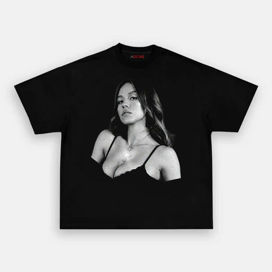 Sdney Sweeney B&W C2 WEAR