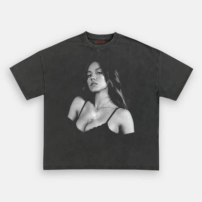 Sdney Sweeney B&W C2 WEAR