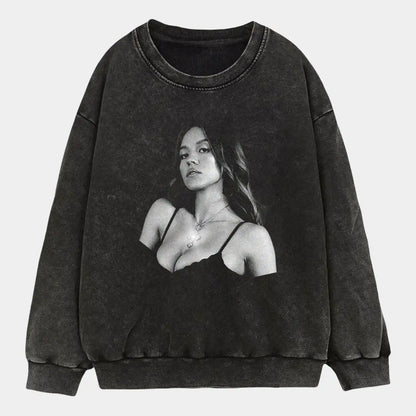 Sdney Sweeney B&W C2 WEAR